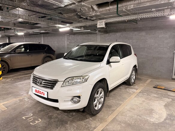 2011 Toyota RAV4 III (XA30) Рестайлинг, белый, 1350000 рублей