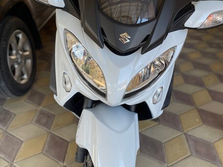 2016 Suzuki Burgman (SkyWave) 650, белый, 685000 рублей, вид 5