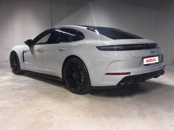 2026 Porsche Panamera Turbo S E-Hybrid III, серый, 34700000 рублей - вид 6