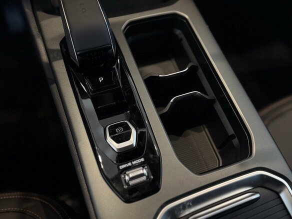2026 Geely Okavango I Рестайлинг, чёрный, 3864990 рублей - вид 2