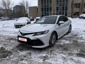 2021 Toyota Camry VIII (XV70) Рестайлинг, белый, 2090000 рублей