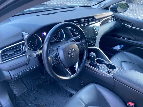 2018 Toyota Camry VIII (XV70), чёрный, 2650000 рублей - вид 4