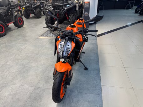 2023 KTM 890 Duke GP, оранжевый, 890000 рублей, вид 3