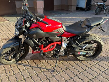 2014 Yamaha MT-07 (FZ-07), красный, 630000 рублей, вид 3