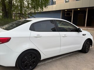2015 Kia Rio III Рестайлинг, белый, 596000 рублей, вид 5