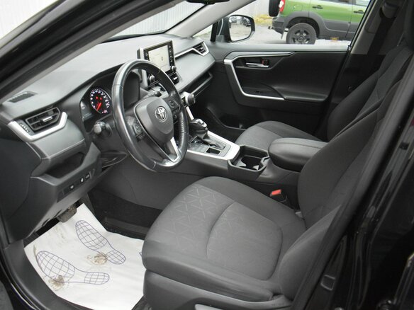 2021 Toyota RAV4 V (XA50), чёрный, 3199000 рублей - вид 12