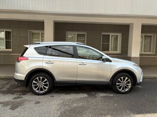 2015 Toyota RAV4 IV (XA40) Рестайлинг, серебристый, 2300000 рублей, вид 2