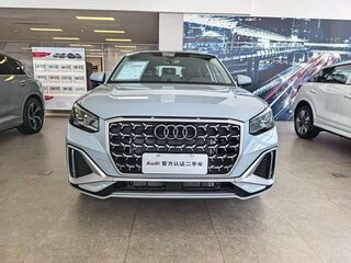 2026 Audi Q2 L 35 TFSI I Рестайлинг, серебристый, 3520000 рублей, вид 3