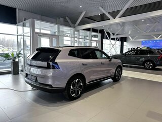 2025 Volvo XC70 III, серебристый, 8000000 рублей, вид 3