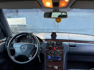 1997 Mercedes-Benz E-Класс 230 II (W210, S210), синий, 300000 рублей, вид 5