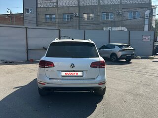 2016 Volkswagen Touareg II Рестайлинг, белый, 3350000 рублей, вид 5