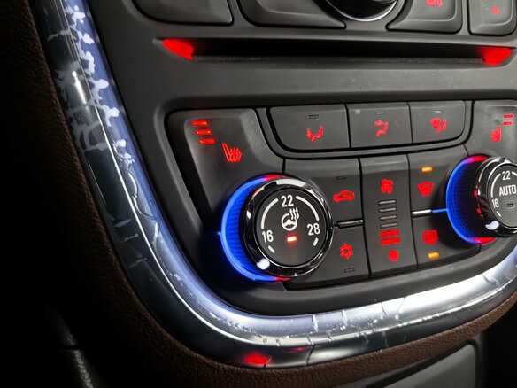 2014 Opel Mokka I, белый - вид 21