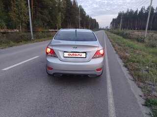 2013 Hyundai Solaris I, серебристый, 800000 рублей, вид 3