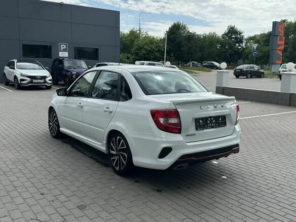 2026 Lada (ВАЗ) Granta Sport I Рестайлинг, белый, 1582000 рублей - вид 7