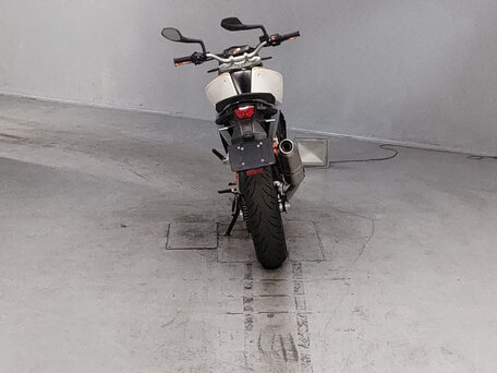 2014 KTM 690 Duke, белый, 350000 рублей, вид 4