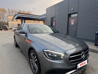 2021 Mercedes-Benz E-Класс 220 d V (W213, S213, C238) Рестайлинг, серый, 4550000 рублей, вид 3
