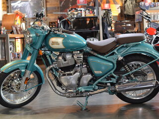 2026 Royal Enfield Classic 650, голубой, 722000 рублей, вид 5