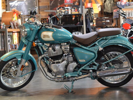 2026 Royal Enfield Classic 650, голубой, 722000 рублей, вид 5