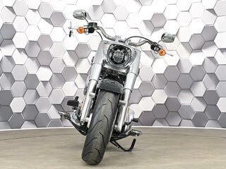 2018 Harley-Davidson Fat Boy, чёрный, 1799000 рублей, вид 4