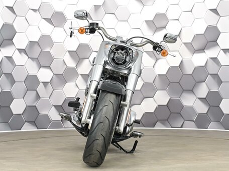 2018 Harley-Davidson Fat Boy, чёрный, 1799000 рублей, вид 4