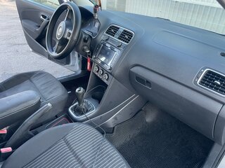 2011 Volkswagen Polo V, серебристый, 650000 рублей, вид 5