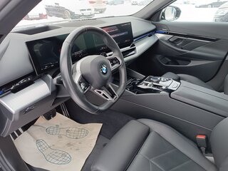 2023 BMW 5 серии 520d xDrive VIII (G60/G61/G68), чёрный, 7600000 рублей, вид 2