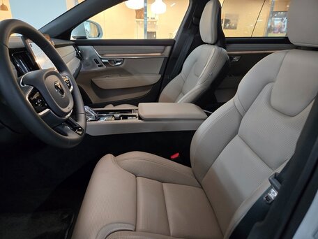 2025 Volvo S90 II Рестайлинг 2, белый, 6250000 рублей, вид 3