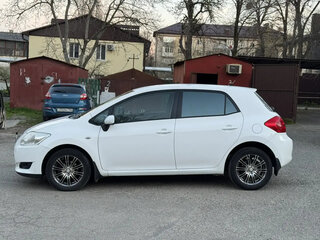 2008 Toyota Auris I, белый, 630000 рублей, вид 2