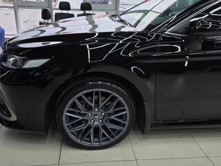 2021 Toyota Camry VIII (XV70) Рестайлинг, чёрный, 2990000 рублей, вид 1