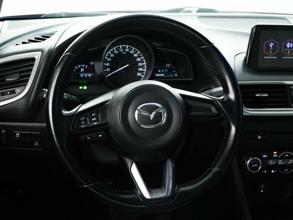 2018 Mazda 3 III (BM) Рестайлинг, красный, 1569055 рублей - вид 11