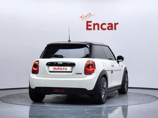 2017 Mini Hatch Cooper III (F55/F56), белый, 1590000 рублей, вид 4