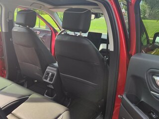2023 Honda e:NS1, красный, 3350000 рублей, вид 4