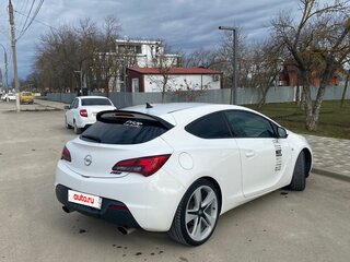 2012 Opel Astra GTC J Рестайлинг, белый, 780000 рублей, вид 3