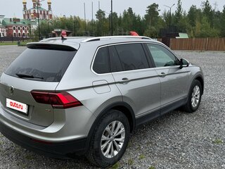 2017 Volkswagen Tiguan II, серебристый, 2150000 рублей, вид 3