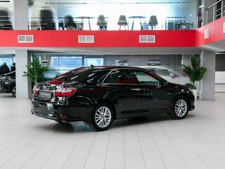 2017 Toyota Camry VII (XV50) Рестайлинг 2, белый, 1750000 рублей, вид 2