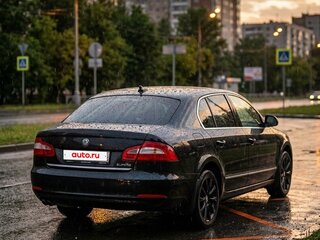 2013 Skoda Superb DSG II Рестайлинг, чёрный, 1350000 рублей, вид 3