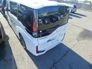 2019 Honda Stepwgn Spada V Рестайлинг, белый, 2150000 рублей, вид 5