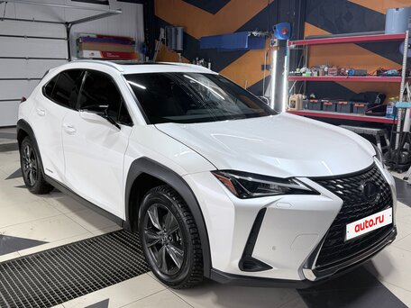 2020 Lexus UX 250h I, белый, 3400000 рублей, вид 2