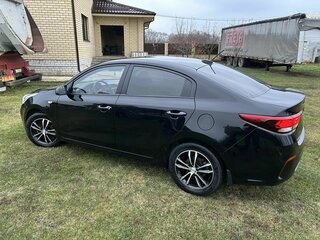 2018 Kia Rio IV, чёрный, 1350000 рублей, вид 5