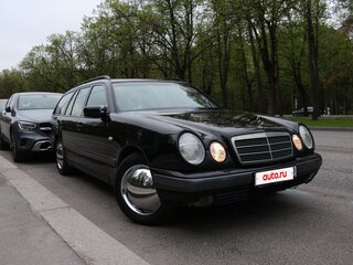 1999 Mercedes-Benz E-Класс 240 II (W210, S210), чёрный, 500000 рублей, вид 4