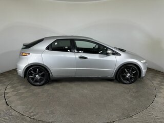 2008 Honda Civic VIII, серебристый, 550000 рублей, вид 4