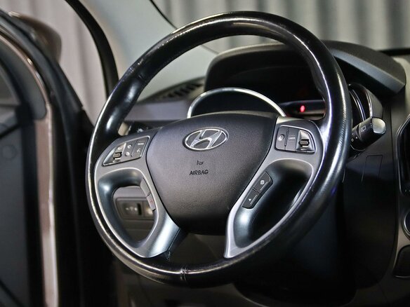2013 Hyundai ix35 I Рестайлинг, коричневый, 1099000 рублей - вид 8