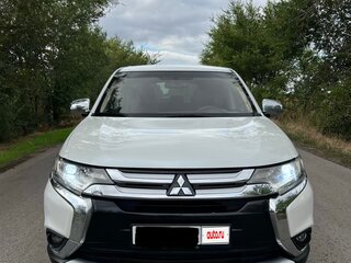 2016 Mitsubishi Outlander III Рестайлинг 2, белый, 1490000 рублей, вид 2