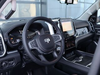 2026 Ram 1500 Crew Cab V Рестайлинг, красный, 12590000 рублей, вид 3
