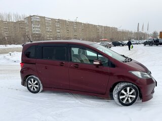 2009 Honda Freed I, красный, 1080000 рублей, вид 2