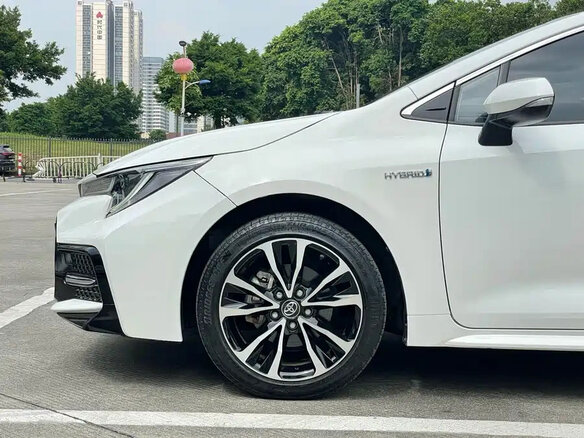 2023 Toyota Corolla Sporty XII (E210), белый, 1699000 рублей - вид 9