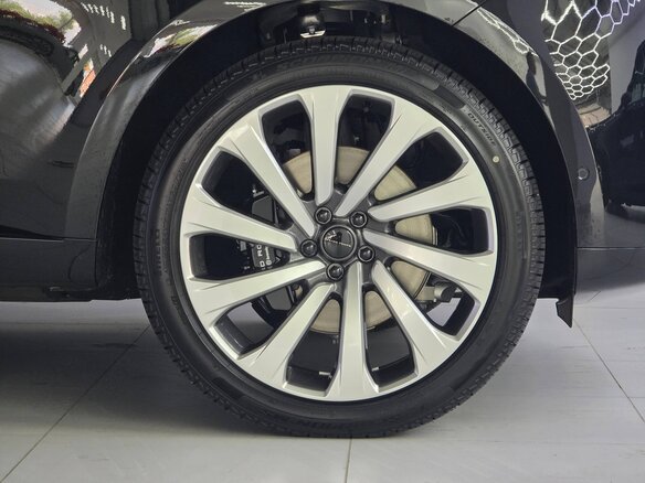 2026 Land Rover Range Rover D350 MHEV Long V, чёрный, 24200000 рублей - вид 13