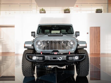2026 Jeep Wrangler IV (JL) Рестайлинг, серый, 9280000 рублей, вид 3