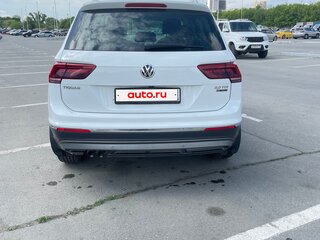 2017 Volkswagen Tiguan II, белый, 2990000 рублей, вид 2