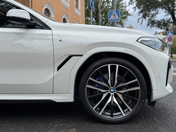 2022 BMW X6 40d III (G06), белый - вид 16